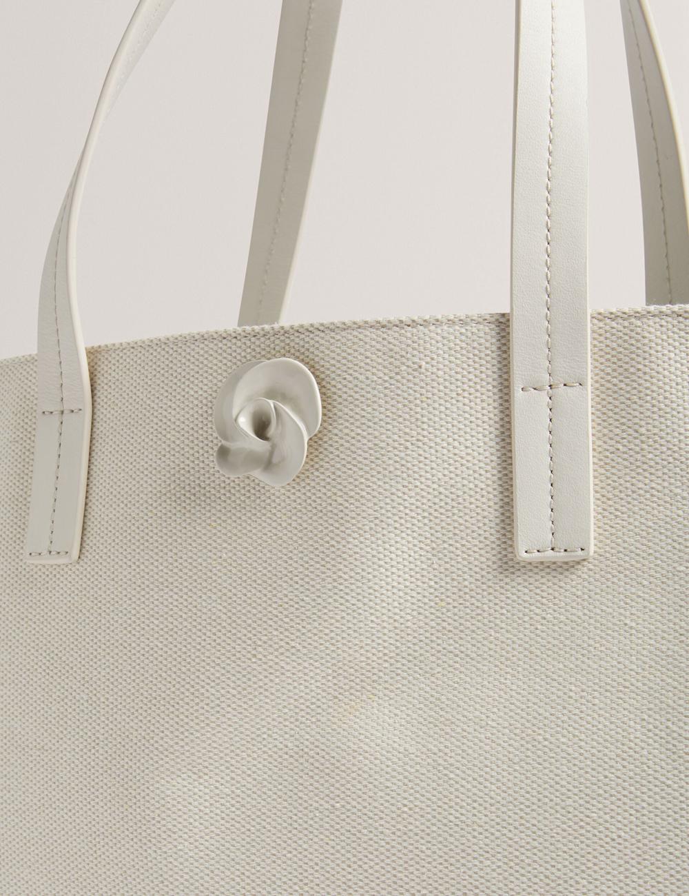 Ted Baker AUDOS - Rose Detail Wide Canvas Women Tote Bags Ecru | UAE  28970-TMEN