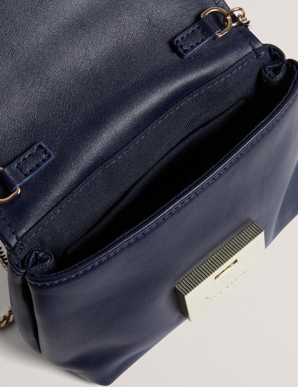 Ted Baker DEMNI - Mini Leather Fold Over Chain Women Crossbody Bags Navy | UAE  13087-CBFE