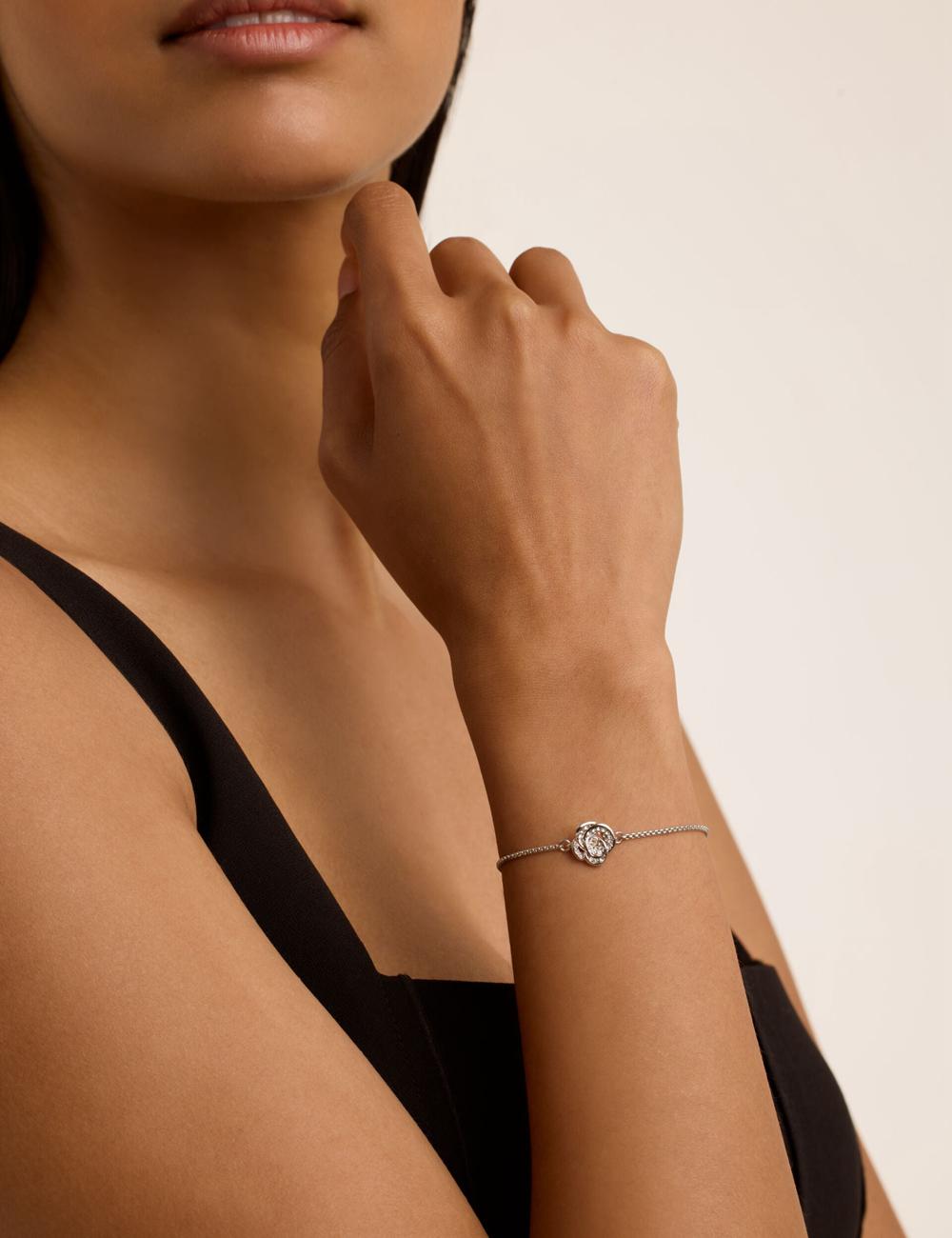 Ted Baker FLORINA - Crystal Flower Adjustable Slider Women Bracelets Silver | UAE  91632-FIKN