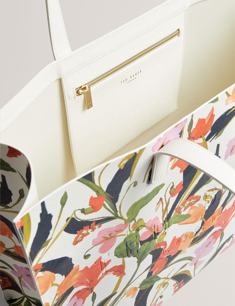 Ted Baker FLORISH - Floral Print PU Leather Wide Women Tote Bags Cream | UAE  75340-IEQZ