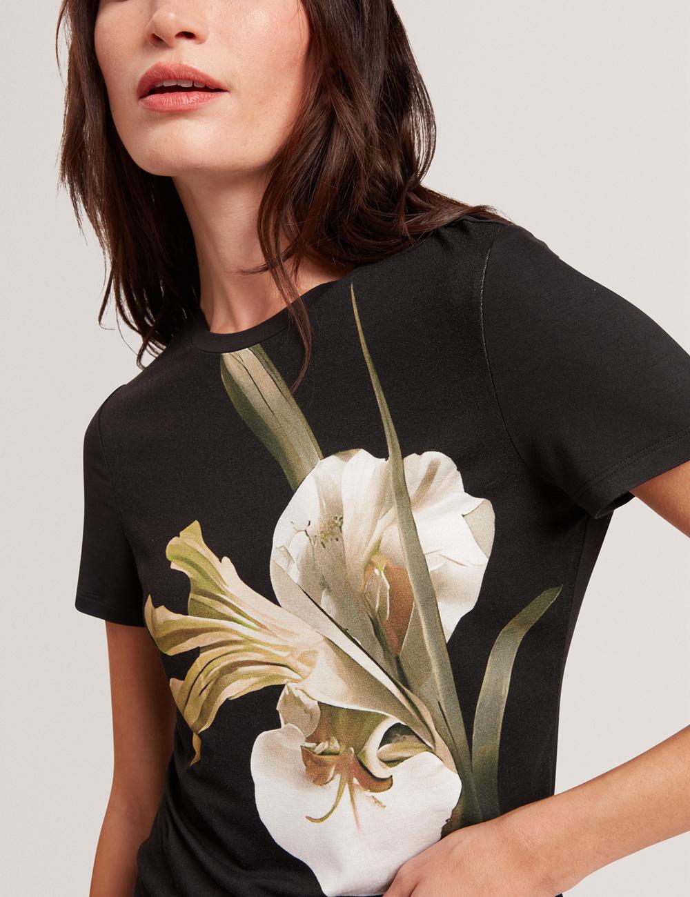 Ted Baker GORGAA - Floral Graphic Fitted Short Sleeve Women T-Shirts Black | UAE  15982-QWAP