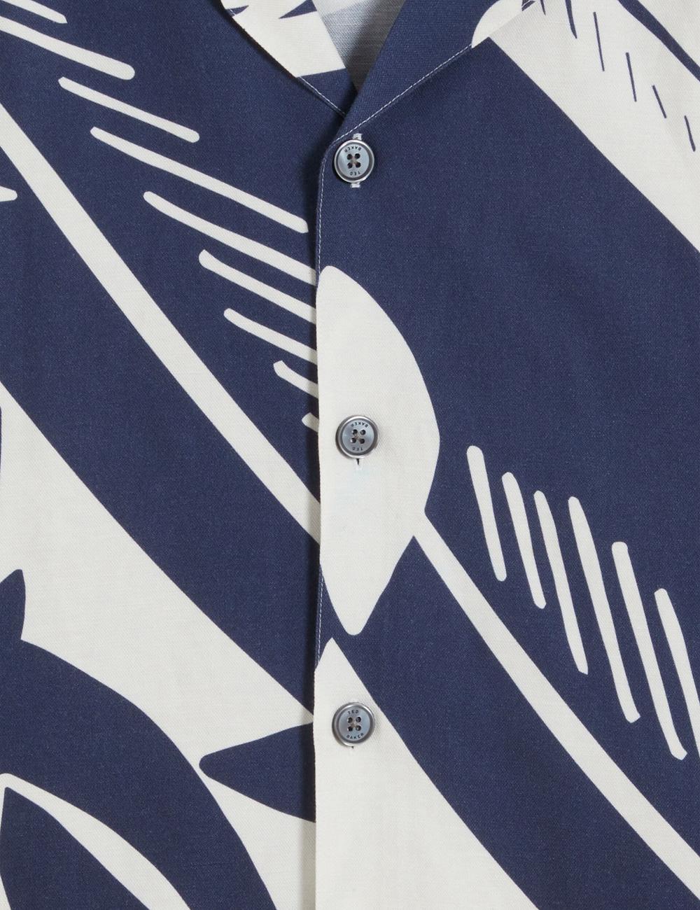 Ted Baker HEUKELS - Short Sleeve Relaxed Fish Print Men Casual Shirts Mid-Navy | UAE  81305-AXMS