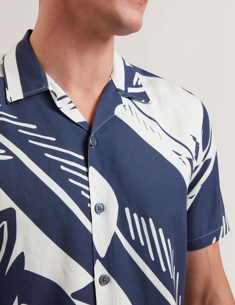 Ted Baker HEUKELS - Short Sleeve Relaxed Fish Print Men Casual Shirts Mid-Navy | UAE  81305-AXMS