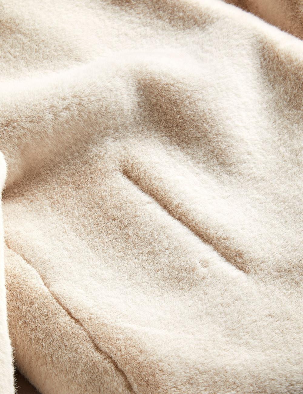 Ted Baker LILIAM - Faux Fur Collared Short Coat Women Jackets Ivory | UAE  13078-RPNY