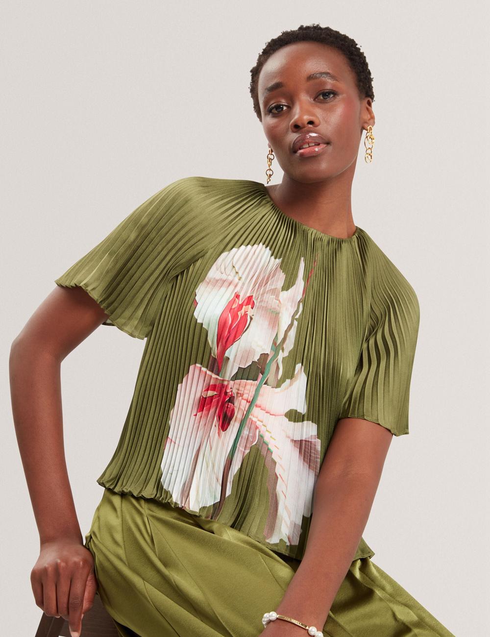 Ted Baker LIONAA - Floral Graphic Pleated Satin Short Sleeve Women Blouses Green | UAE  25309-GQSZ