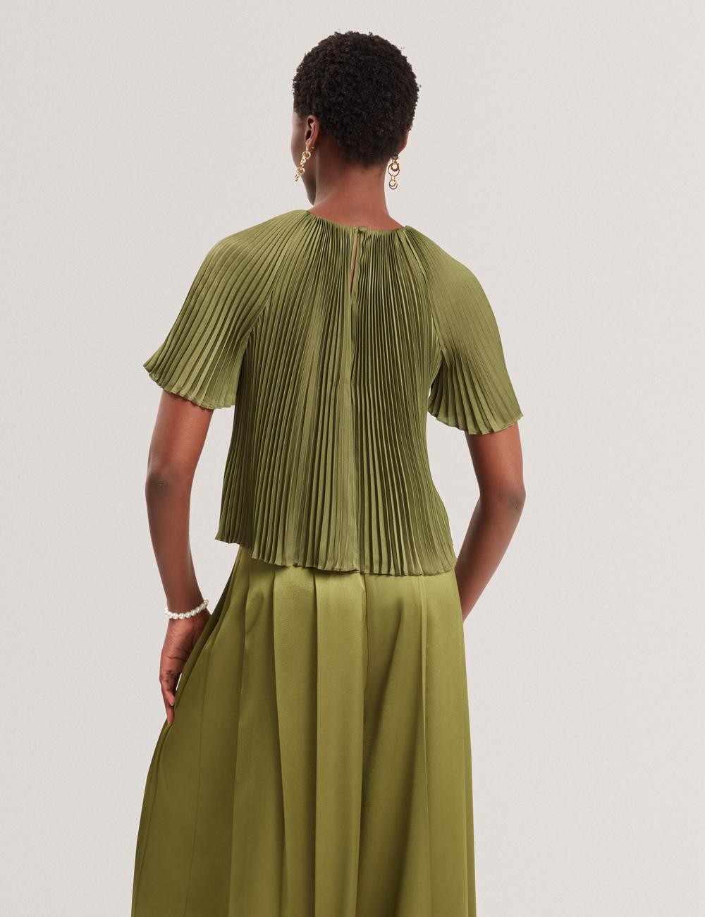 Ted Baker LIONAA - Floral Graphic Pleated Satin Short Sleeve Women Blouses Green | UAE  25309-GQSZ