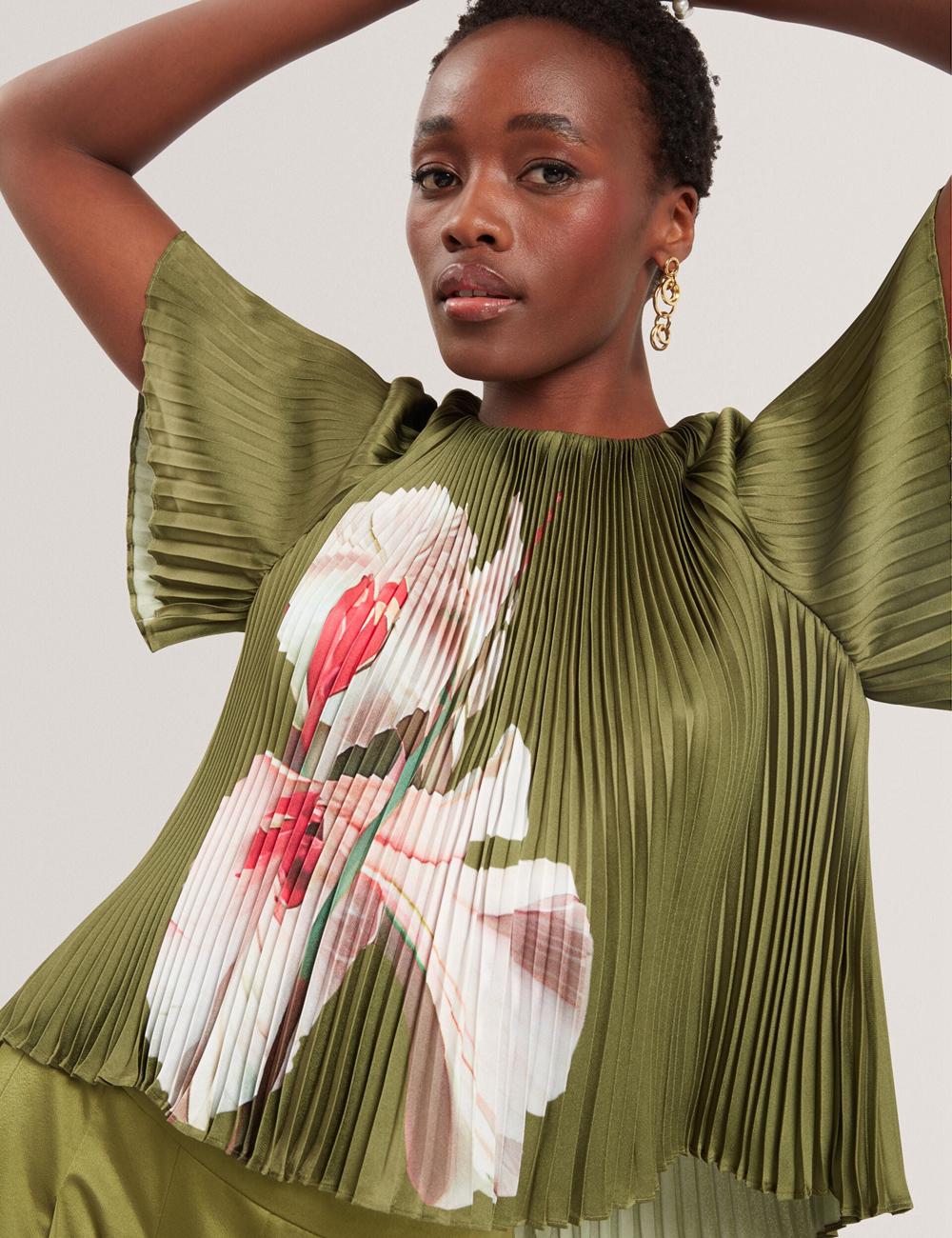 Ted Baker LIONAA - Floral Graphic Pleated Satin Short Sleeve Women Blouses Green | UAE  25309-GQSZ