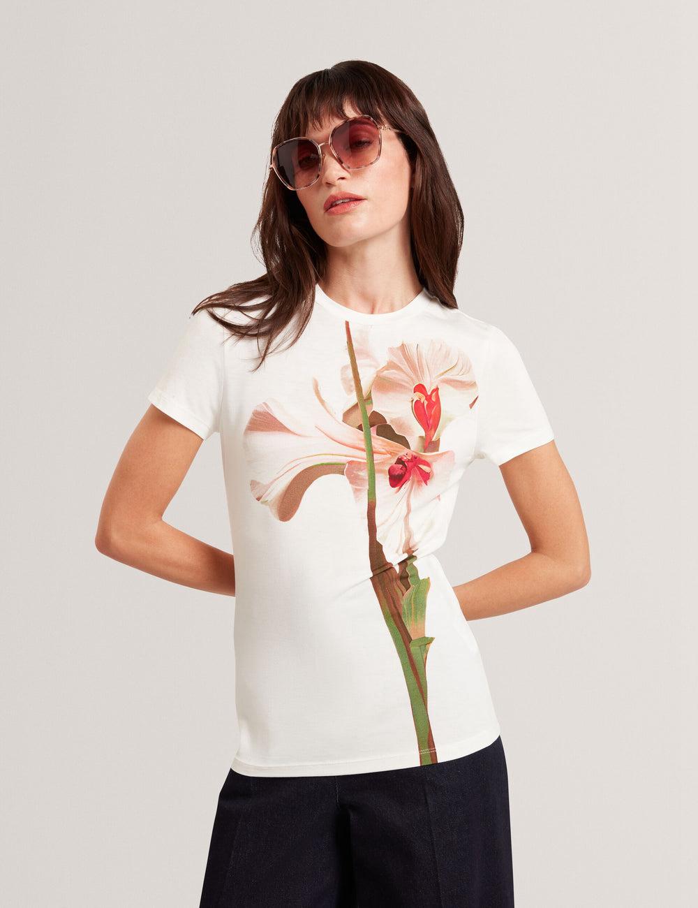 Ted Baker MEELIEE - Floral Graphic Fitted Crew Neck Women T-Shirts Nude-Pink | UAE  36987-XSEK