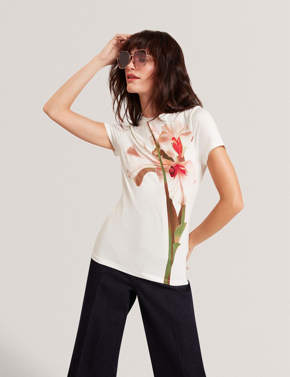 Ted Baker MEELIEE - Floral Graphic Fitted Crew Neck Women T-Shirts Nude-Pink | UAE  36987-XSEK