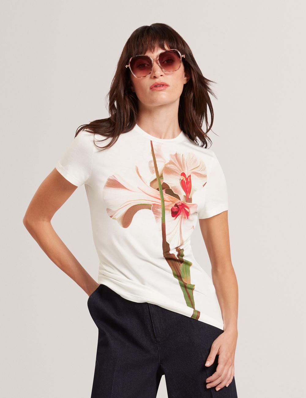 Ted Baker MEELIEE - Floral Graphic Fitted Crew Neck Women T-Shirts Nude-Pink | UAE  36987-XSEK