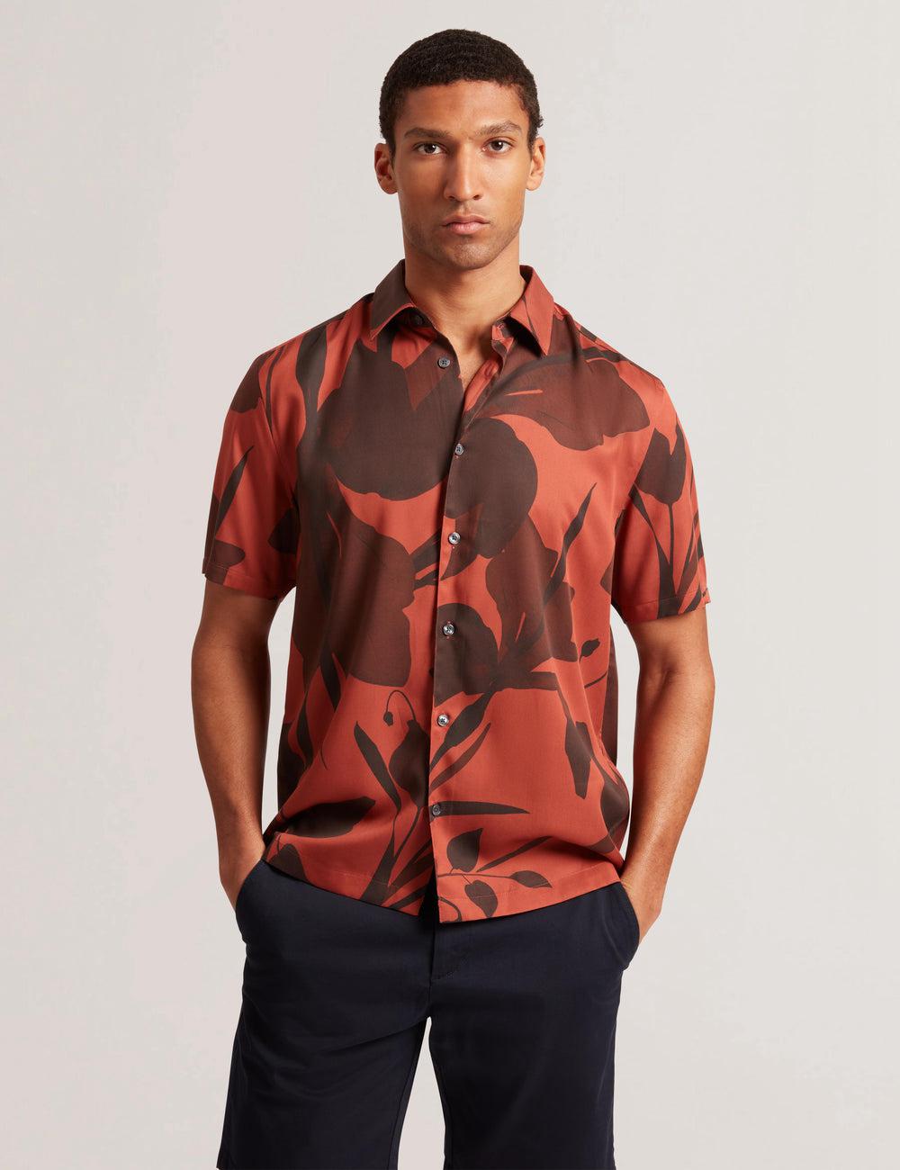 Ted Baker PINEDA - Short Sleeve Relaxed Floral Print Men Casual Shirts Red | UAE  51398-ZYED