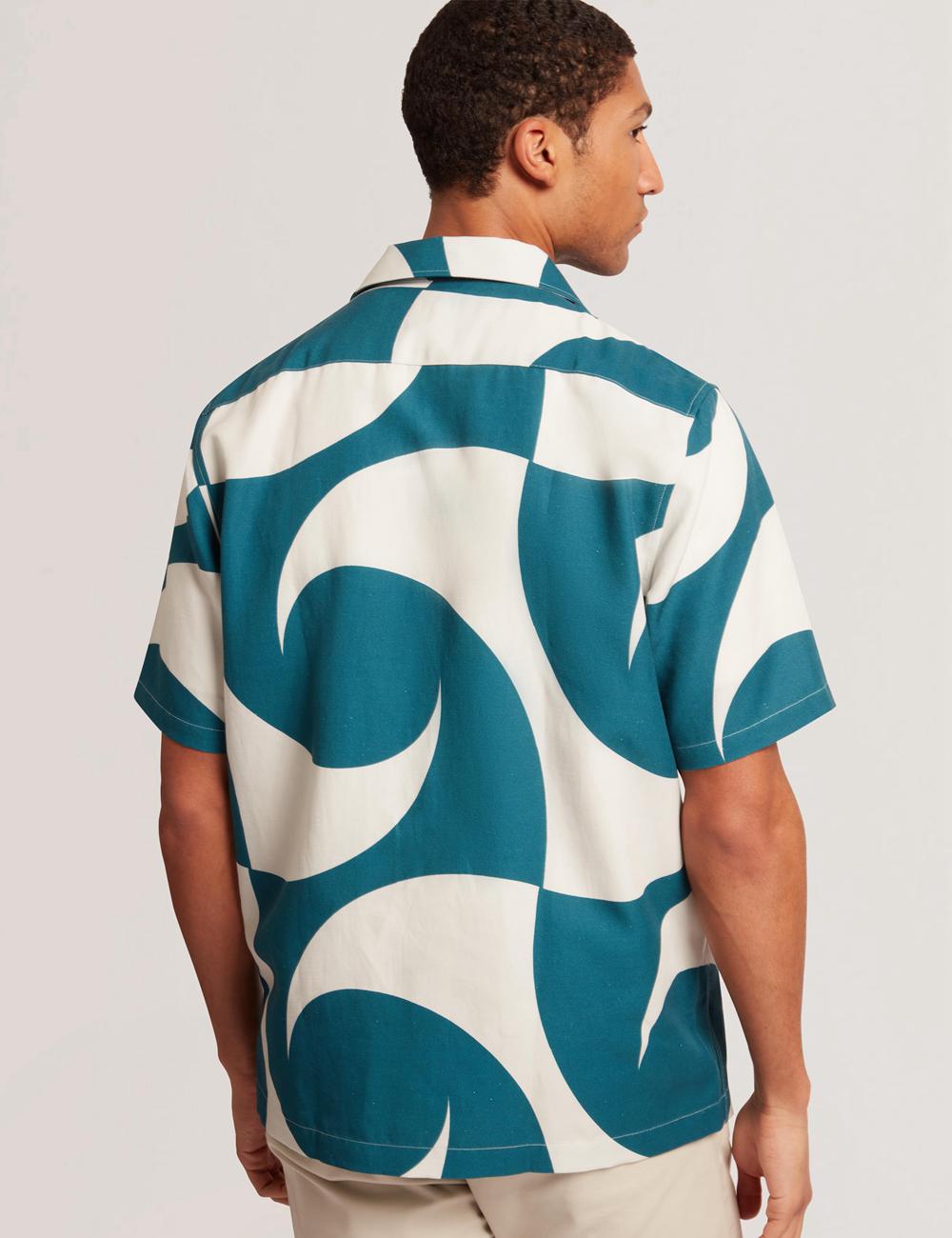 Ted Baker ROLDAN - Short Sleeve Oversized Swirl Print Men Casual Shirts Turquoise | UAE  50862-RMDS