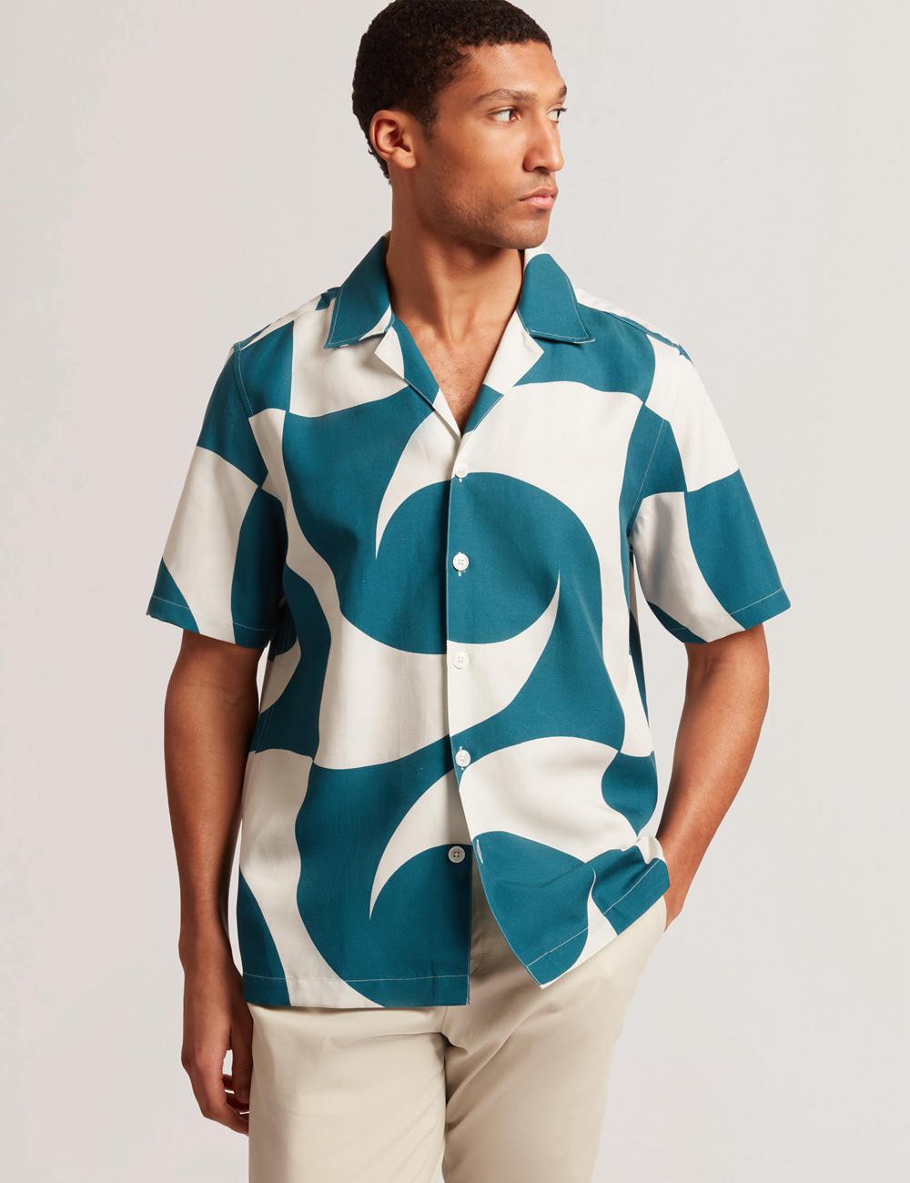 Ted Baker ROLDAN - Short Sleeve Oversized Swirl Print Men Casual Shirts Turquoise | UAE  50862-RMDS