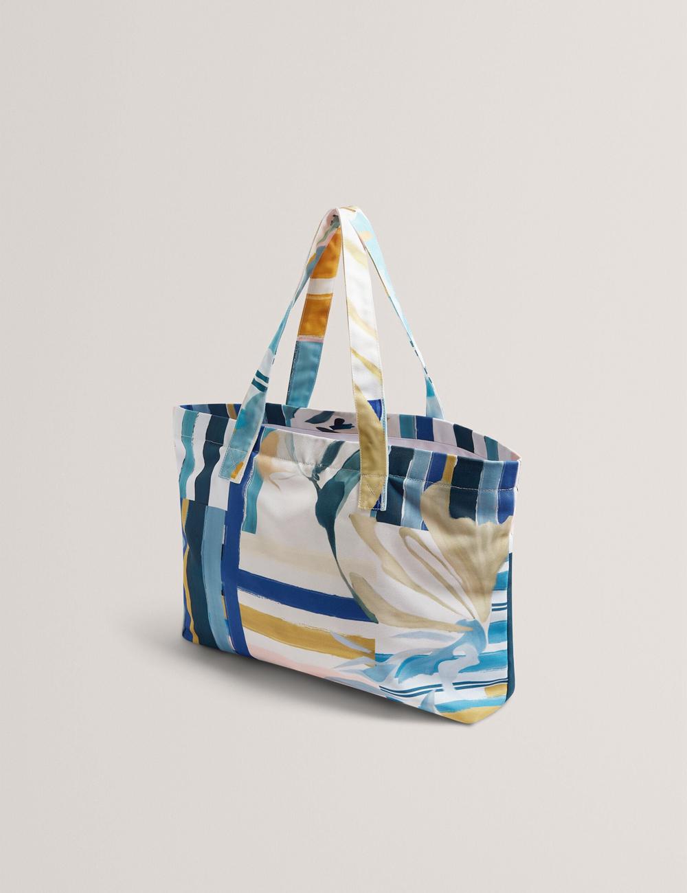 Ted Baker SHELYSS - Printed Beach & Flip Flops Set Women Tote Bags Green | UAE  03517-LQRF